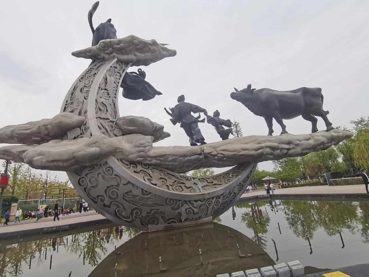 《雾中安全行，谨慎护旅程》
 
在秋季的榆林，昼夜温差如同大自然弹奏的变奏曲，晴