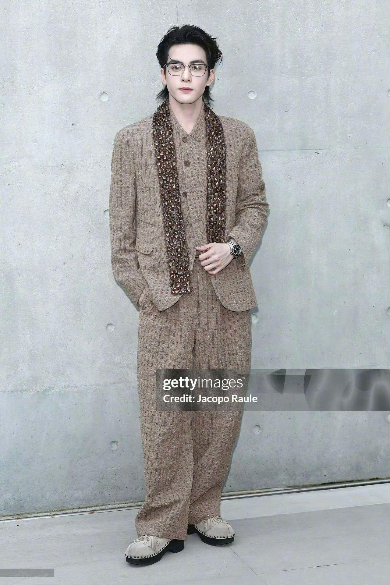 生图即精修，镜头越近越惊艳！G社镜头下曾舜晞 米兰时装周这波表现，轻松拿下时尚圈