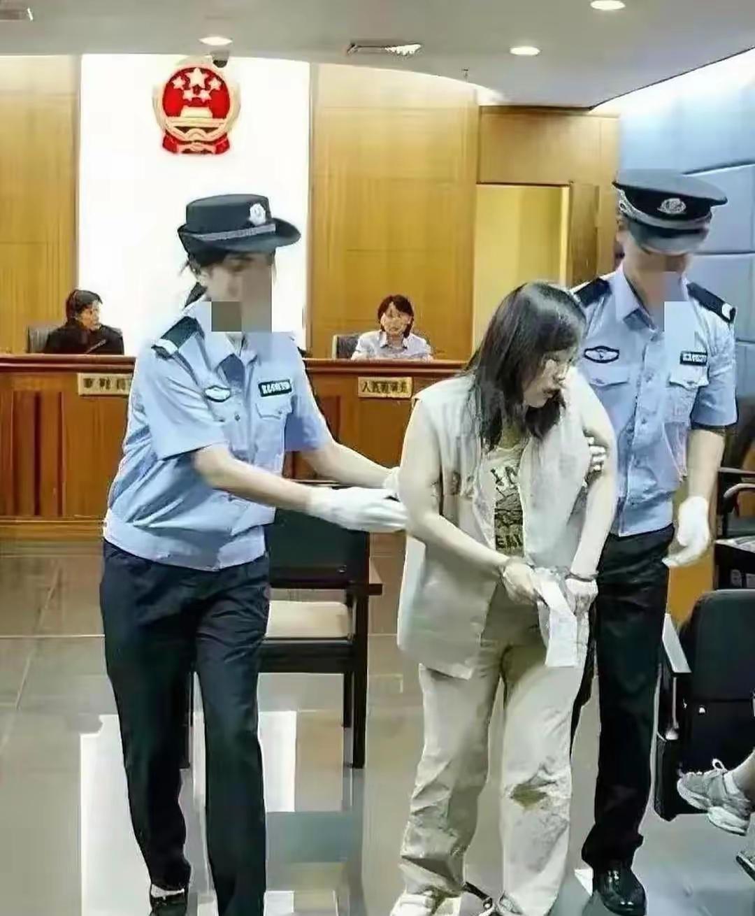 你还会让孩子去当会计吗？
会计曾是一个让人羡慕的工作：白领阶层，在办公室里喝着咖