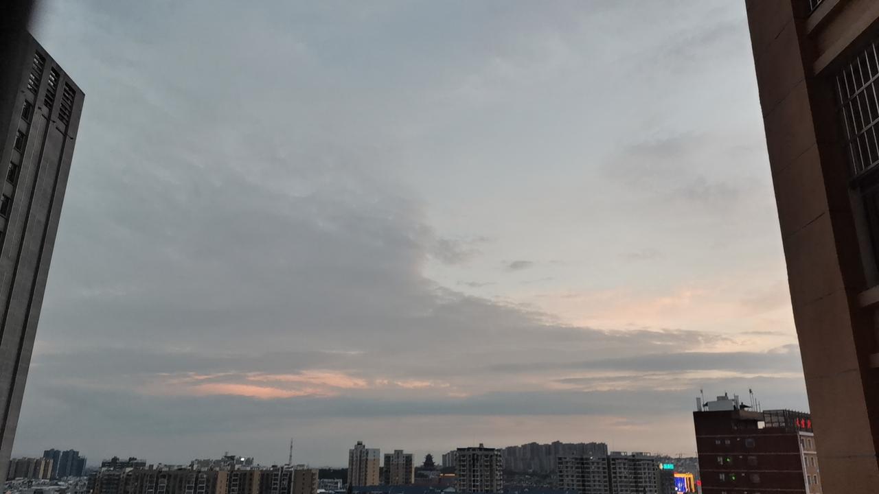 ，不然没力气干活》
“一定要生儿子，不然干活没力气。”
多年前，第一次从隔壁邻居