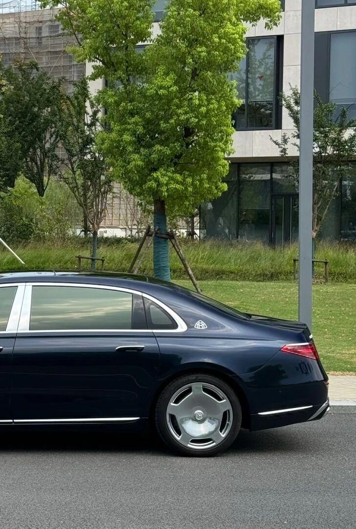 “破损式”汽车改装，只图一时之爽，卖车时就知道后悔为了“升级”成迈巴赫的外观，不