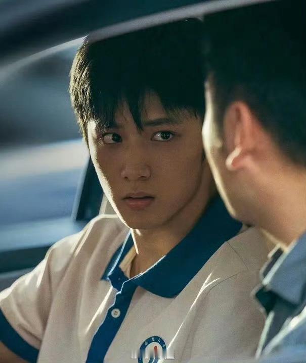 继电影「第二十条」之后，刘耀文以参演电影「镖人」再次进入春节档，同时还有张艺谋的