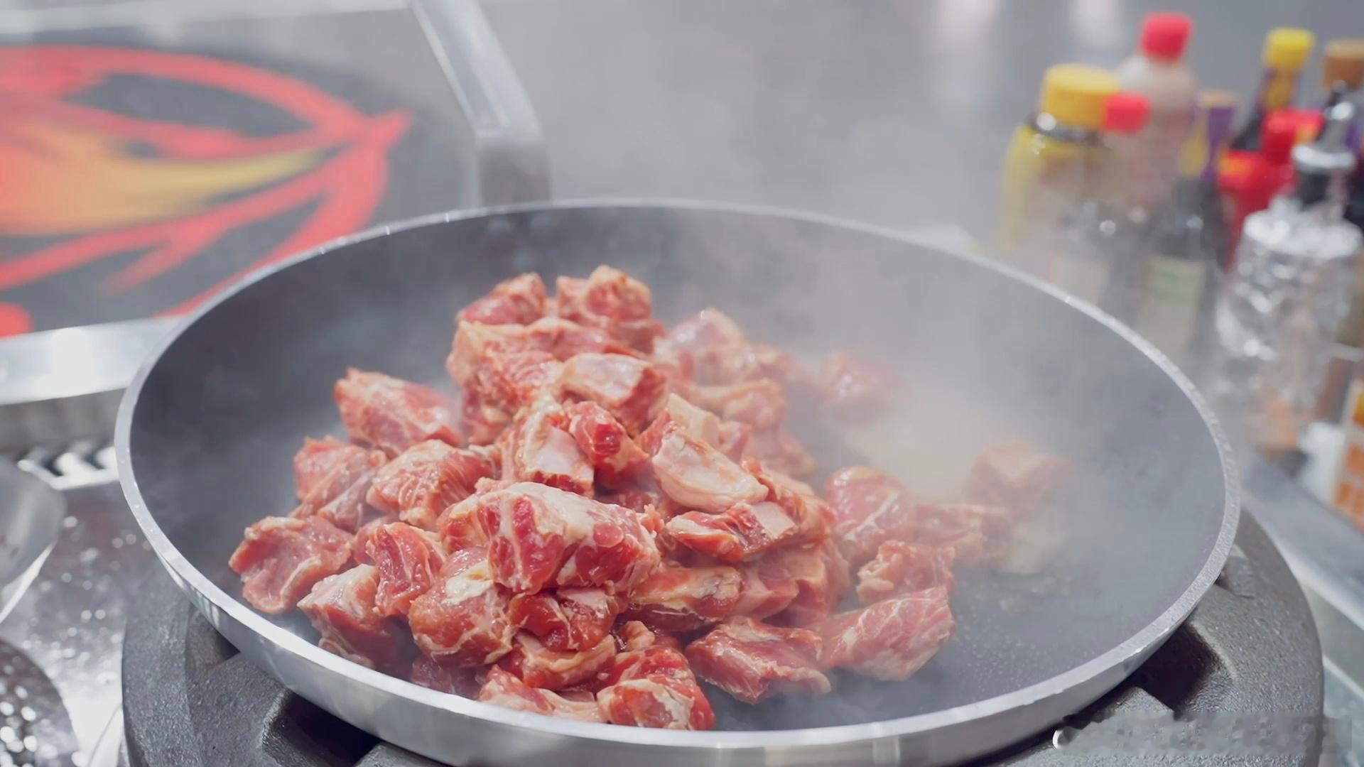 在综艺里看到了中华美食的含金量炙热游戏百厨大战 美食不仅仅是味觉的享受，也是文化