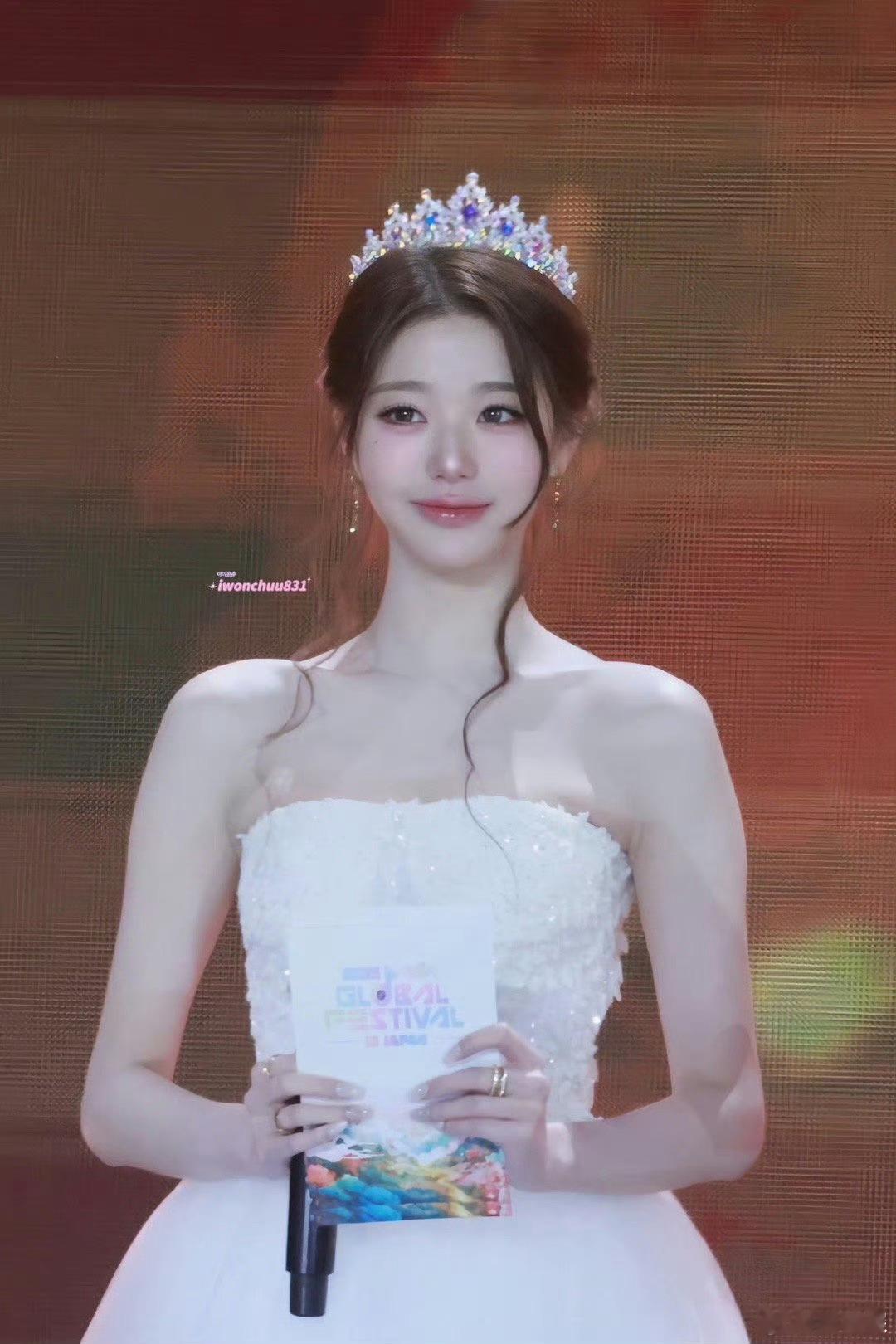 张元英公主皇冠  真实公主来到现实👑 