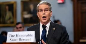 贝森特通告全球，将对中国二级制裁，话音刚落，中国被曝美债余额6933亿美元。中国