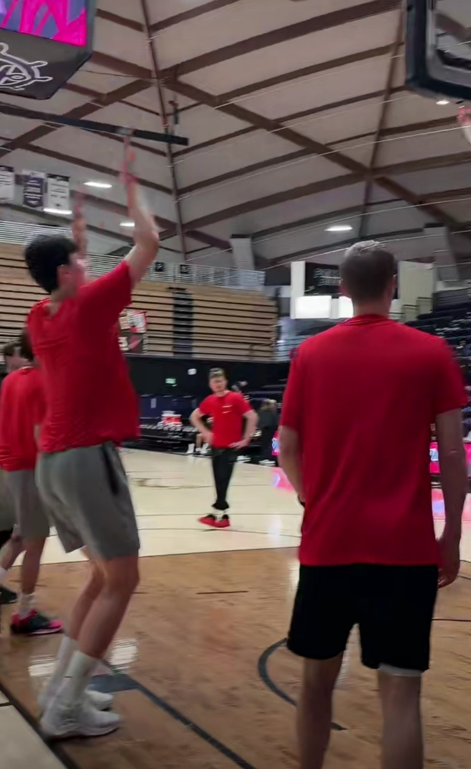 波特兰开拓者 预测杨瀚森今日数据：15分8篮板4助攻2盖帽，投篮命中率维持五成左