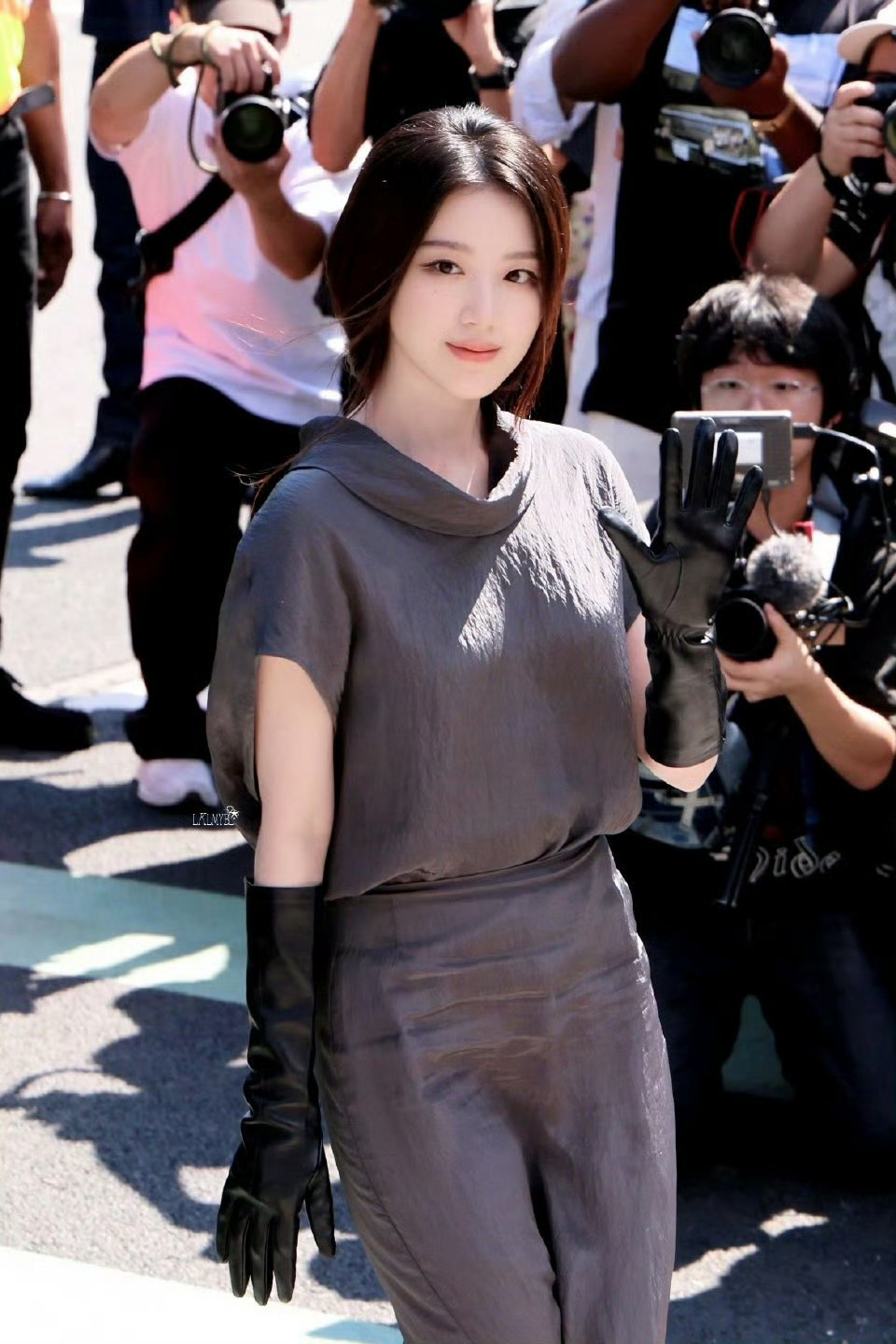 叶舒华低马尾 真的不亏是门面啊！真的美得很突出[拜托] ​​​