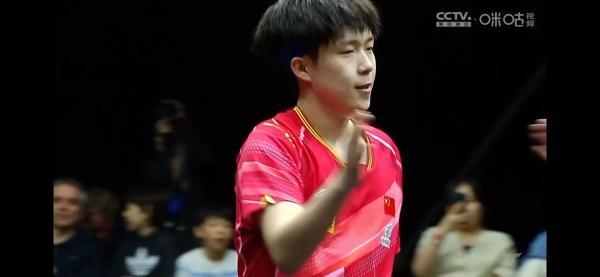 🎉重磅！王楚钦横扫张本智和，勇夺乒乓球总决赛冠军！🏆 王楚钦 乒乓球

4-