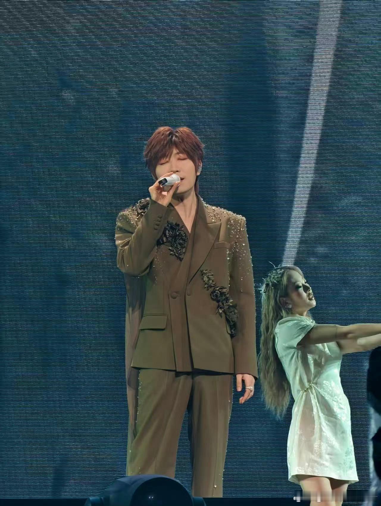 徐良徐良不仅有曲库还有题库徐良题库又更新了看演唱会还能沉浸式做题怀旧，徐良持续扩