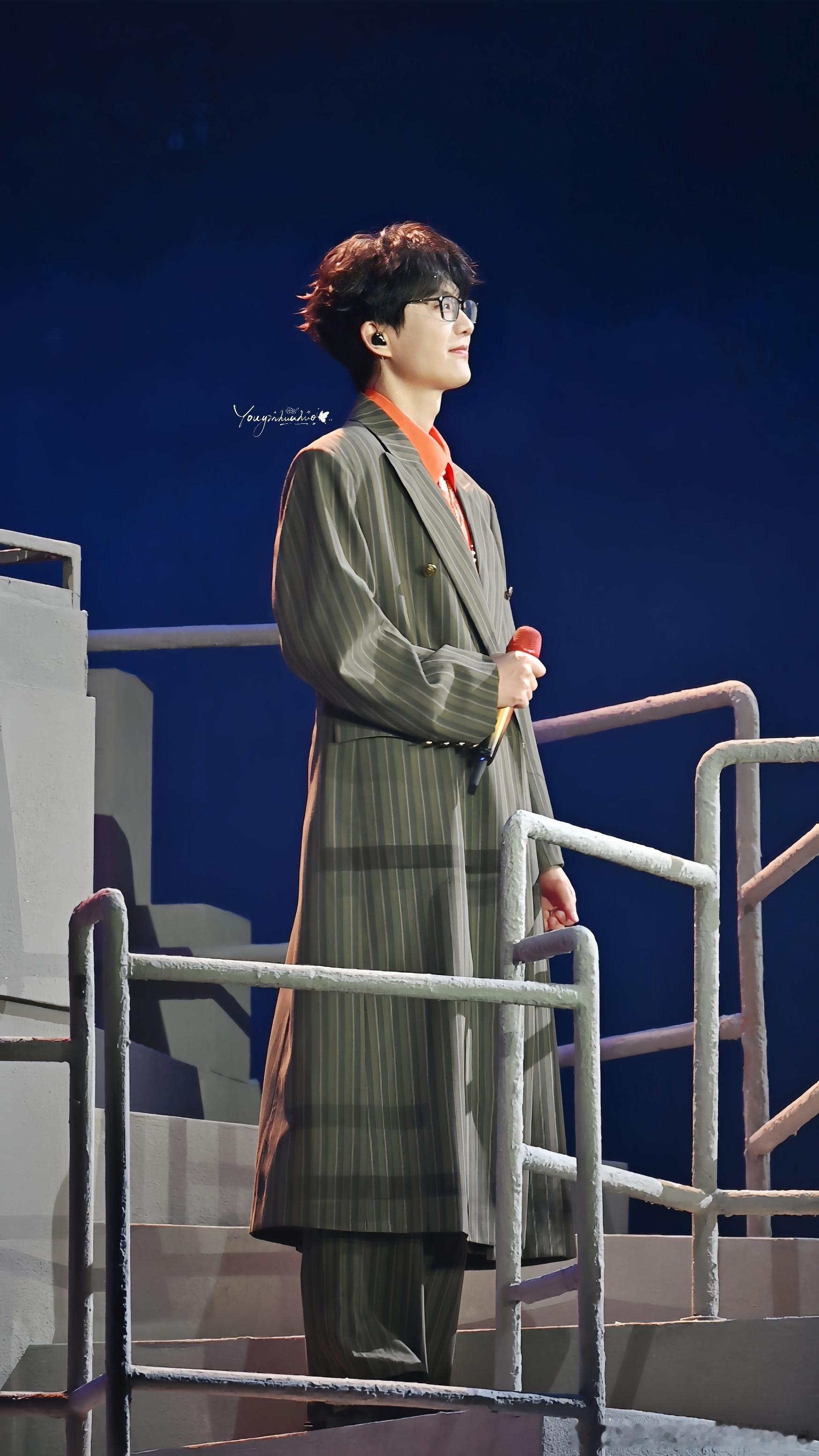 许嵩诗画中国编入小学音乐教科书总台文化节目主题曲《诗画中国》编入教材，许嵩笔下的