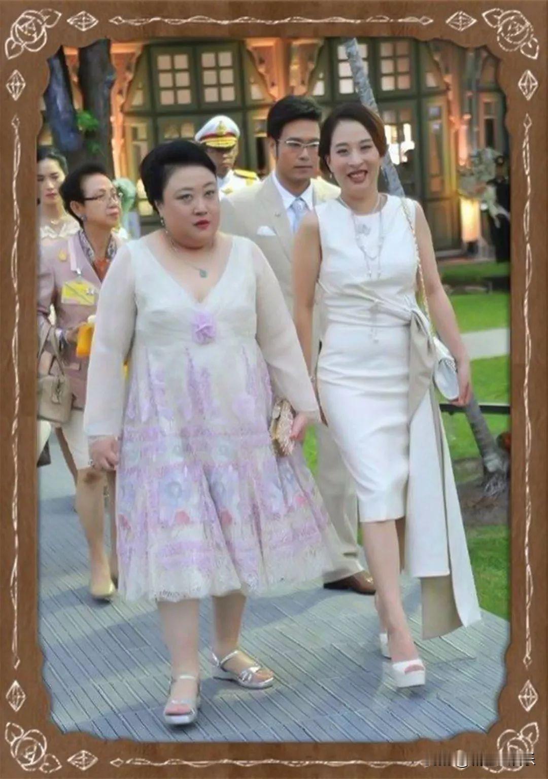 颂妃和女儿走在一起，表情随意，大概是她没在意的人了。苏提达王后和继女继子合影，笑