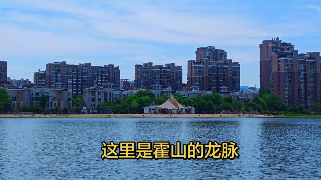 搞错了！这不是旅行随拍，是ASR识别错误导致的内容混乱。正确的应该是：

🍃霍