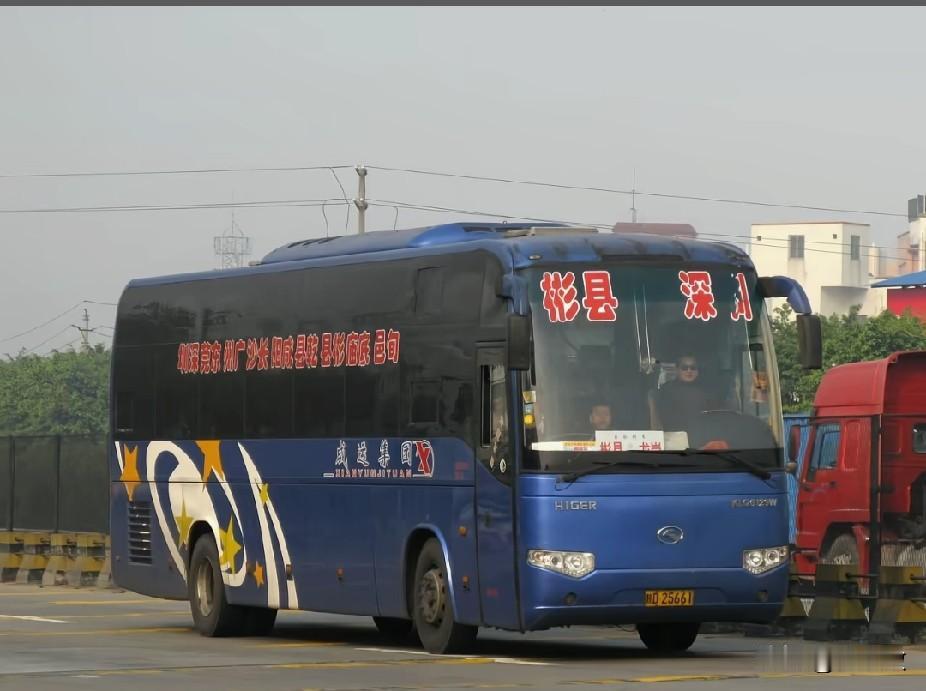 陕西、甘肃曾经开往广东珠三角的省际长途线路（四）
彬县—深圳
宝鸡—深圳
西峰—