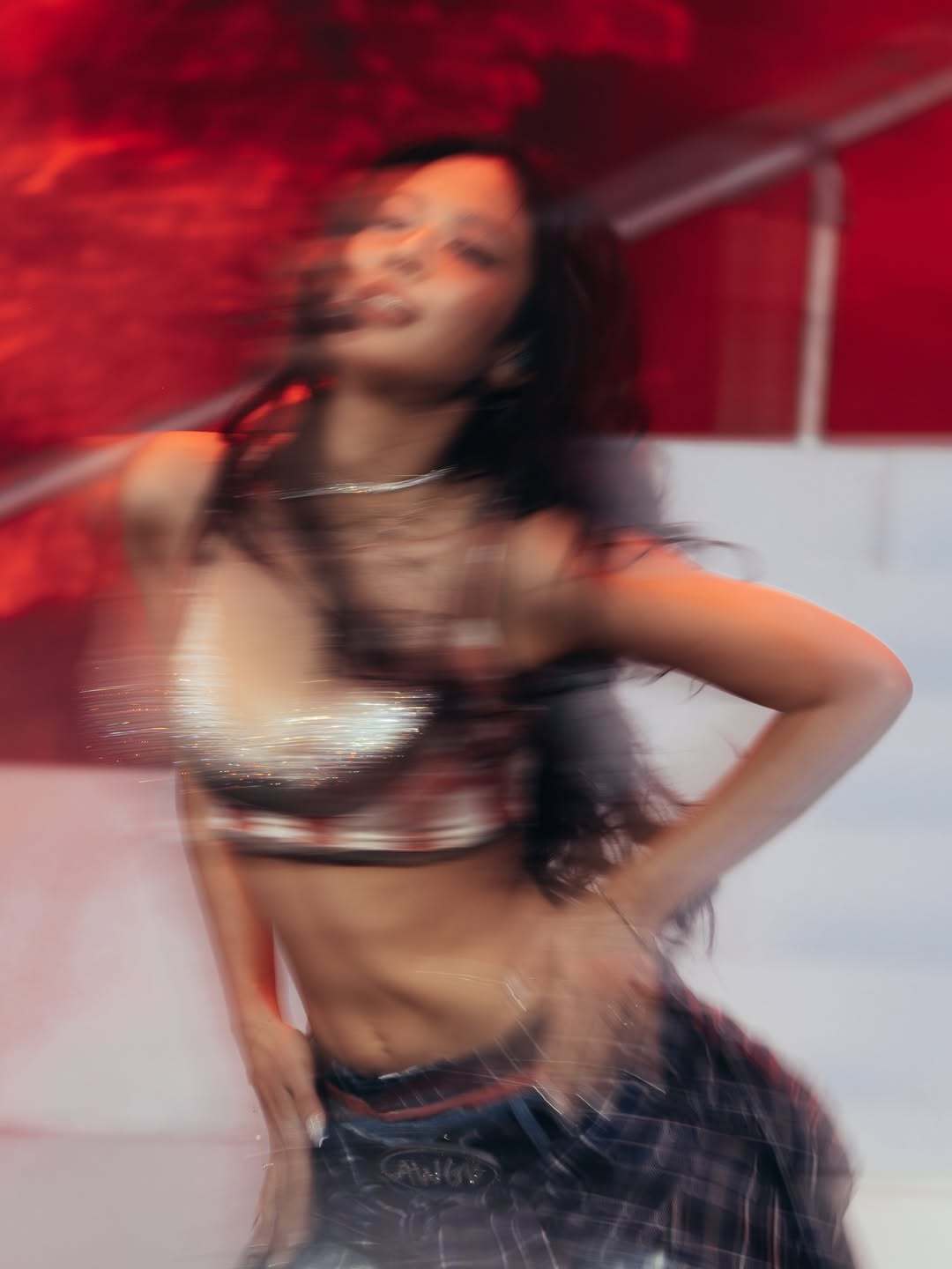 OMGGG THIS JENNIE !!!!!! 