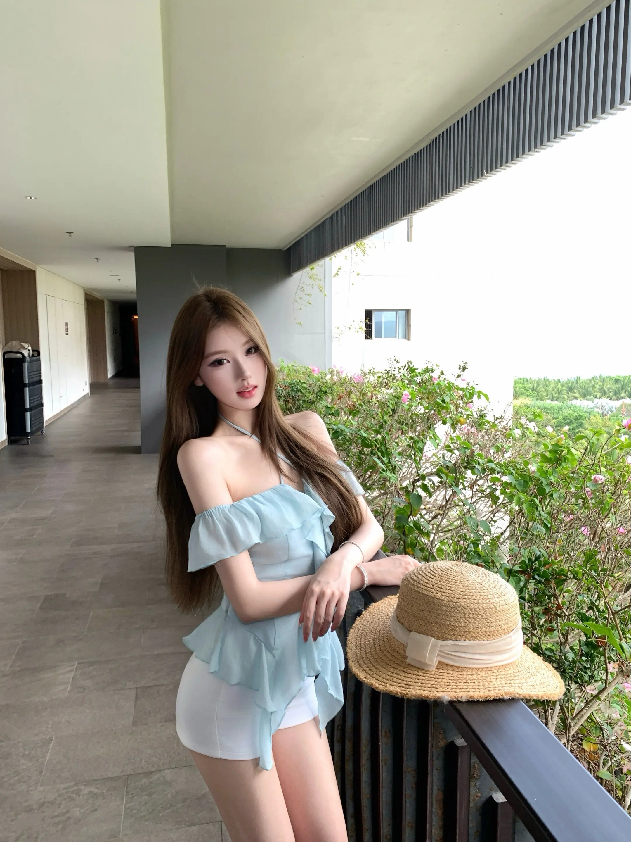 看到你眼角弯弯笑起来的样子也是我的一种幸福