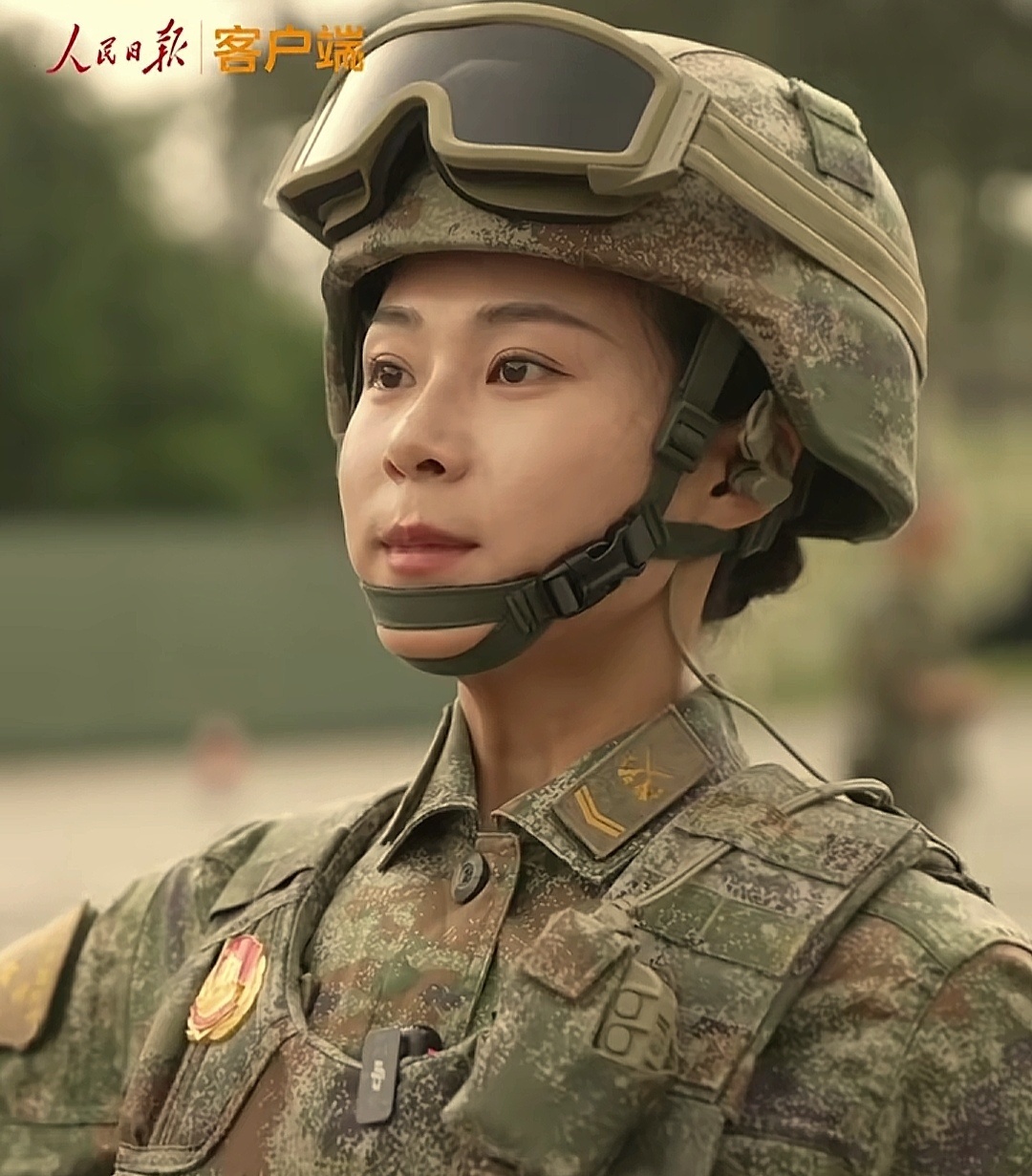 九三阅兵训练最新画面王爽是装备方队唯一的一名女教练，同时也是一名受阅队员和心理医
