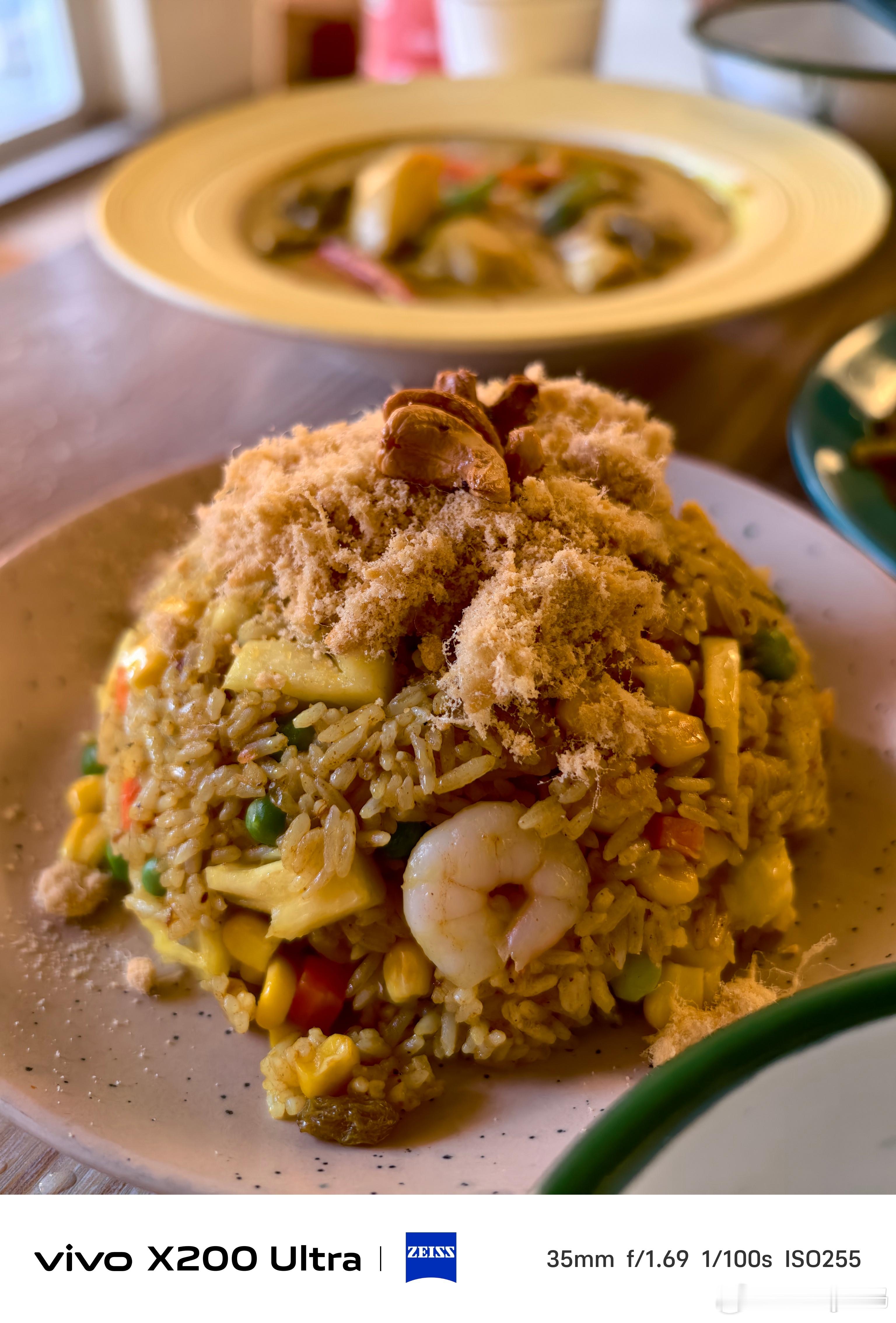 3只虾21块钱这份虾仁炒饭才18…轻食界什么时候才能迎来他们的蜜雪冰城 