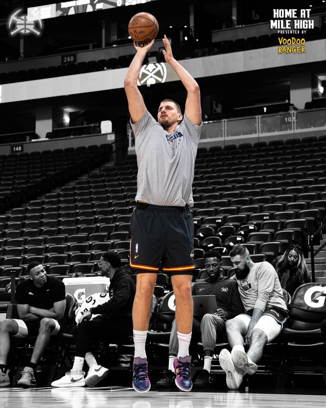 约基奇今天又一个三双开赛4场 场场三双…nba ​​​