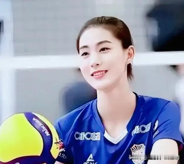 中国女排一指标碾压日本，几已保送进决赛。两场过后，中日泰三强总比分情况如下：
中