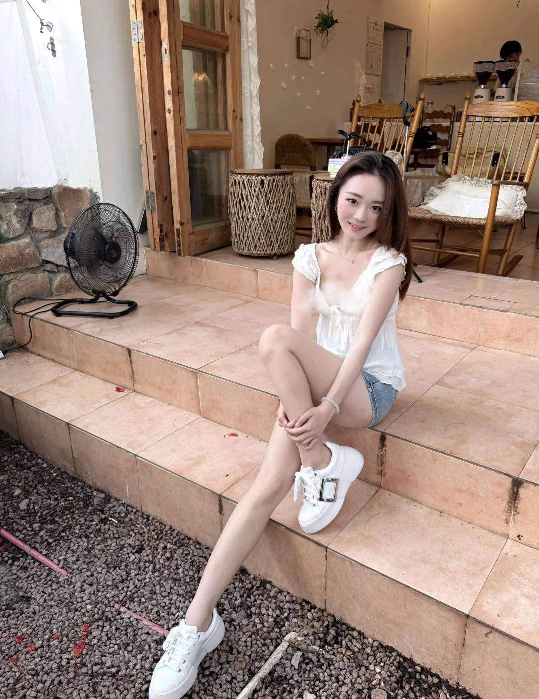 热的要融化了🫠
这边热得很
