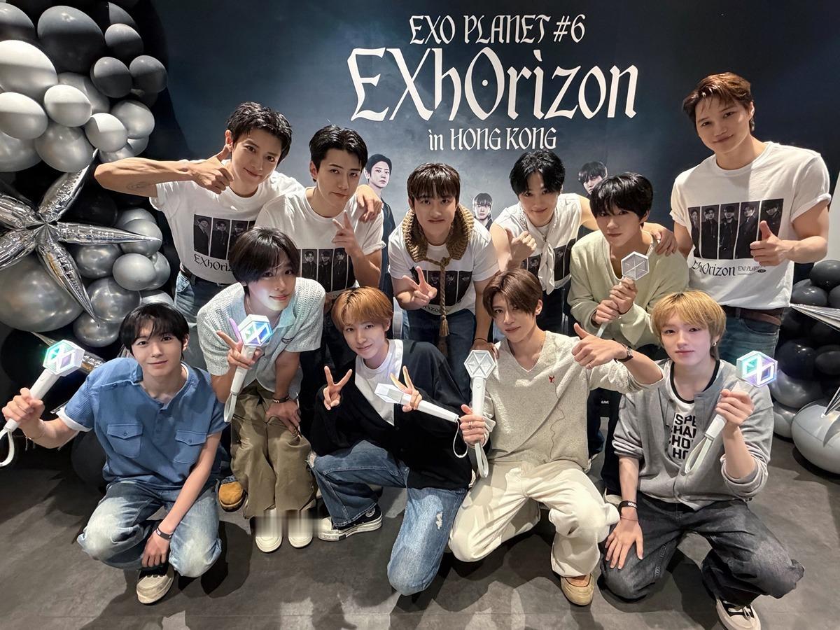 EXO&NCT WISH演唱会后台合照 