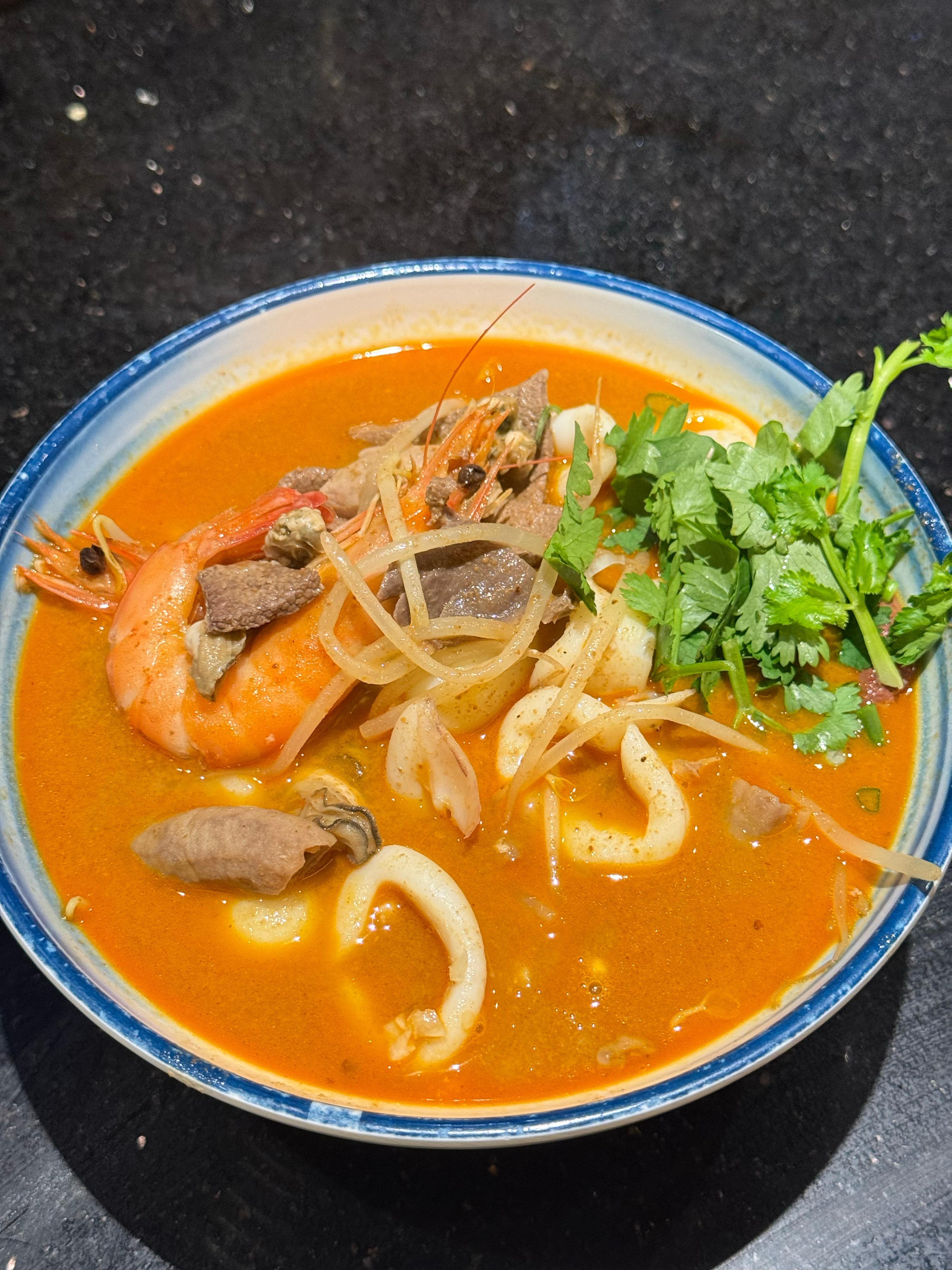 你们晚上吃什么？晚上吃厦门沙茶面，还是比较爱辣口的沙茶面，满满一碗料不要面，吃完