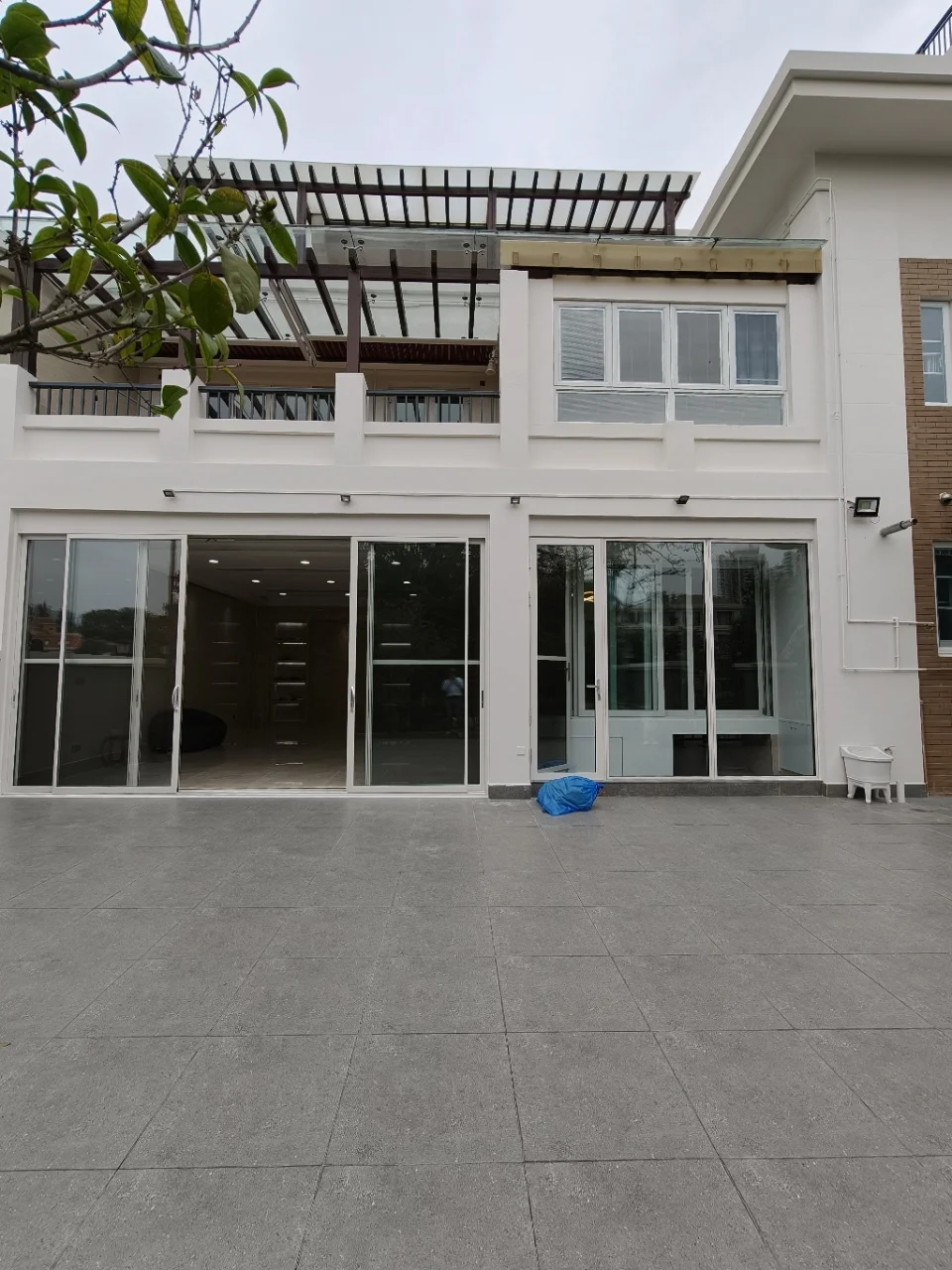 纯水岸临湖别墅｜288平地上3层｜有露台