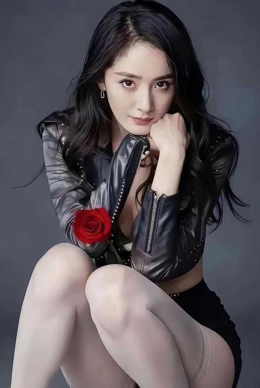 可能杨幂今生不会再嫁人了。
因为如今的杨幂没人配得上她了，事业有成经济独立财富绝