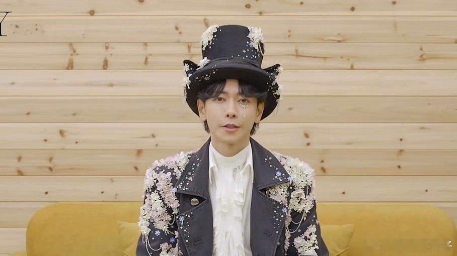 佐藤健帮MISAMO宣传新专到给粉丝留言那一块停顿笑死了哈哈哈哈哈 