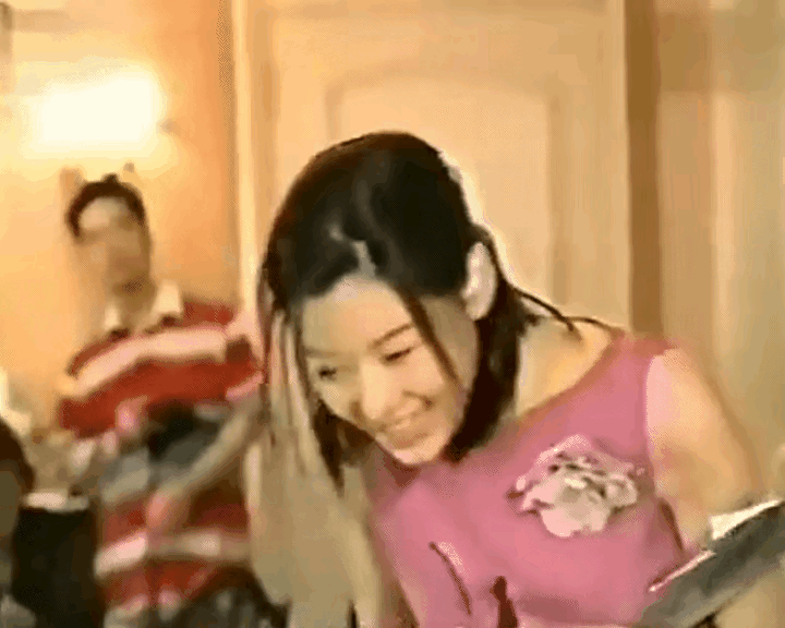 没想到韩国女神也是张国荣哥哥的粉丝[比心]
张国荣生前跟他有过接触的人都红了，他