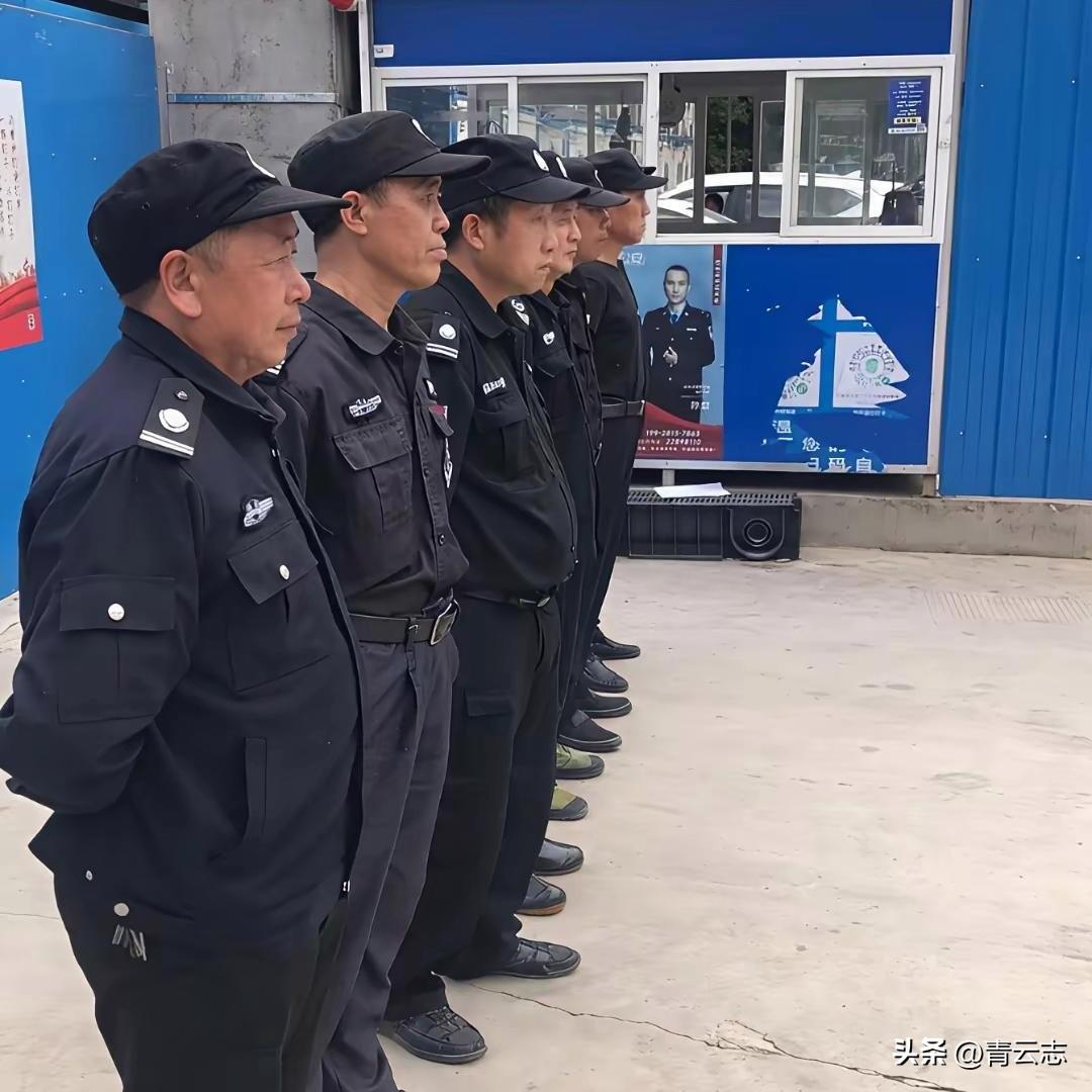 男人五十岁以后，除了当保安，还有别的出路吗？