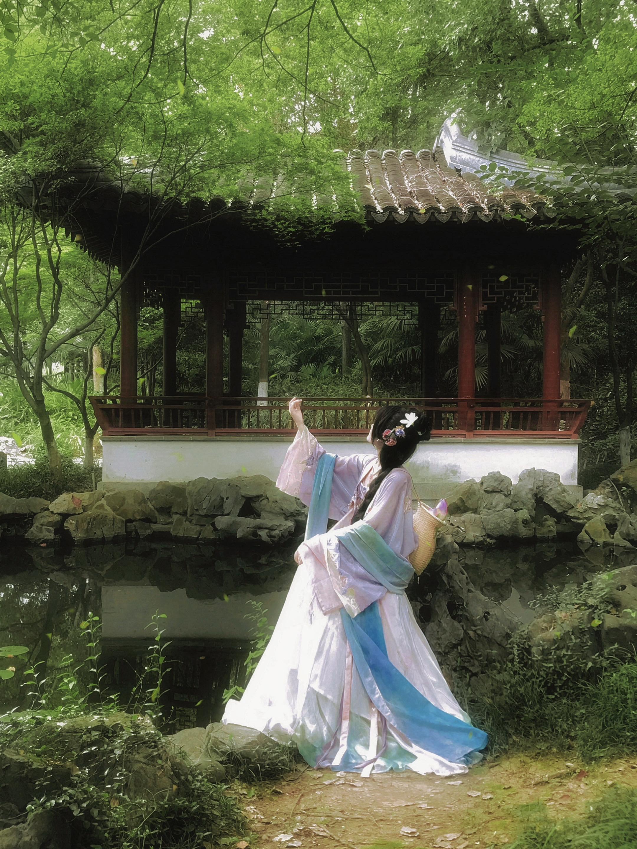 都回不去…