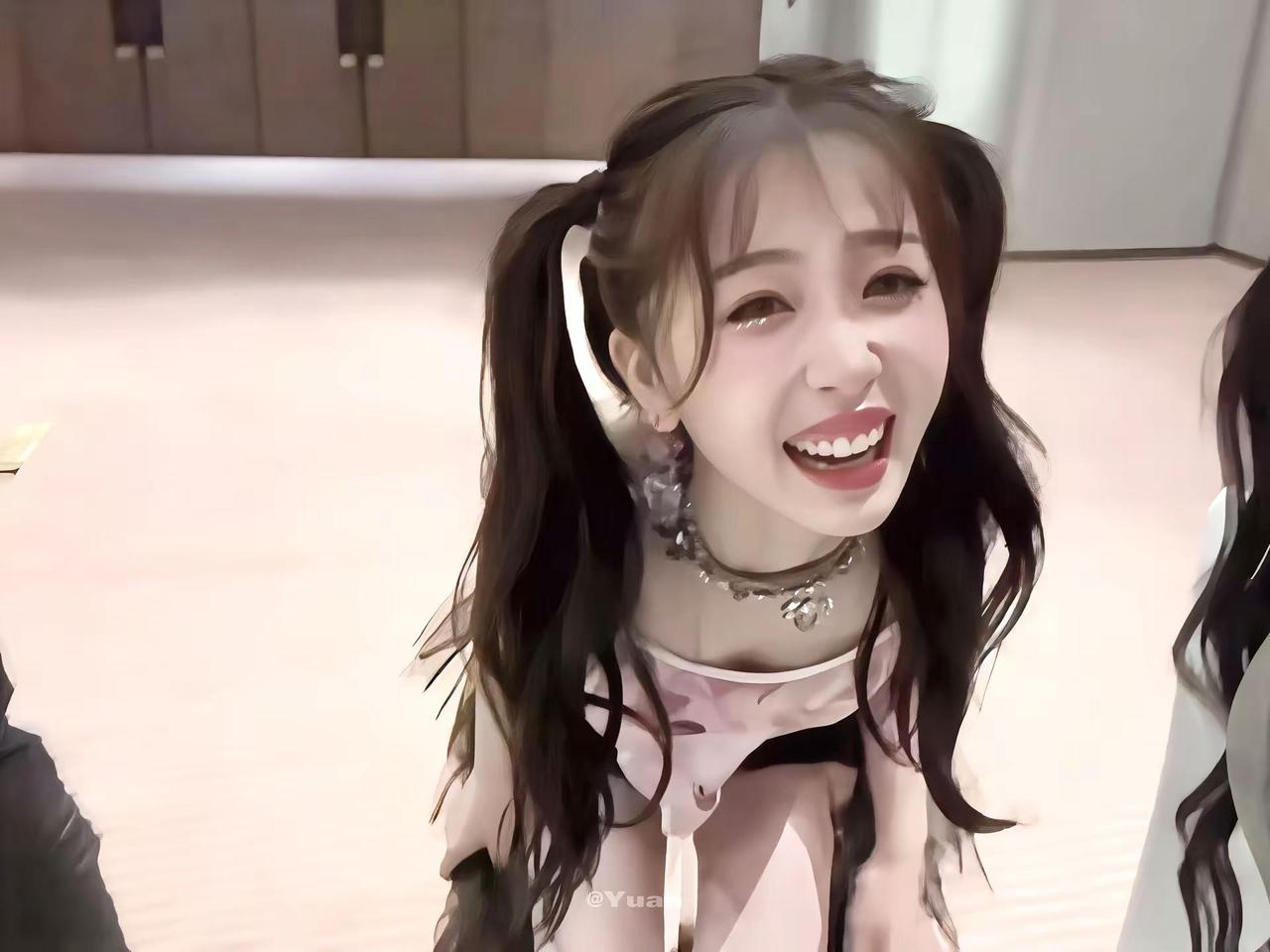 朋友劝我可别傻 她的笑真的好甜。虞书欣 虞书欣live图