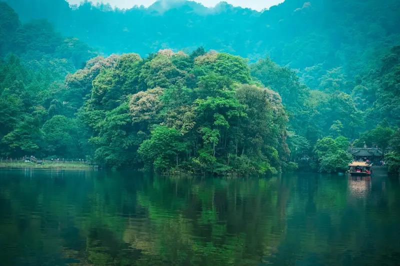 四川绵阳九皇山景区月薪 5 万急招 185 腹肌帅哥当陪滑官，这招聘一出来就吸引