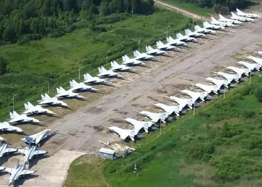 俄罗斯签了！一旦走完法律程序，200万大军或逼近欧洲，美航母出发了

来源:海峡