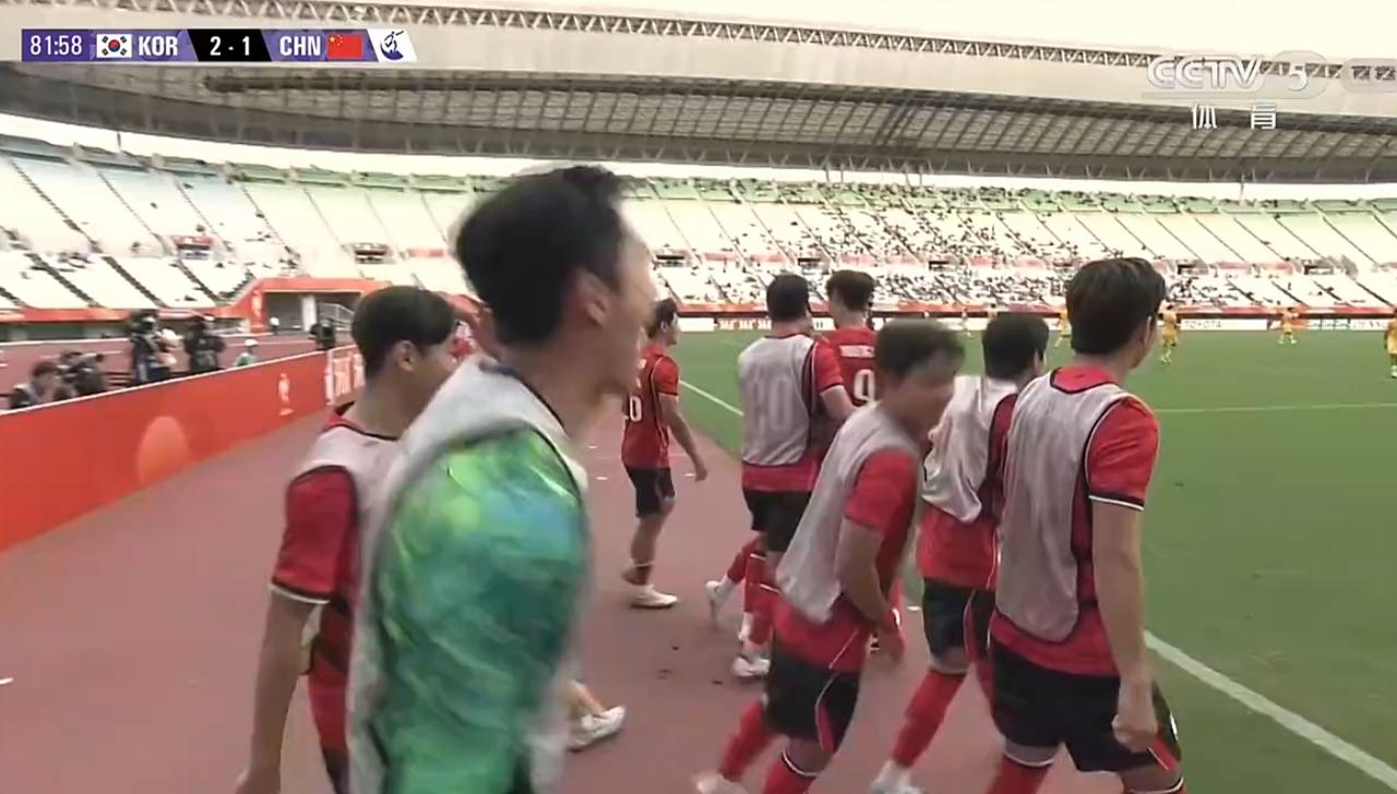 很可惜，U23国足没能战胜韩国U23进入亚运会决赛。
但这已经是很不错的结果了，
