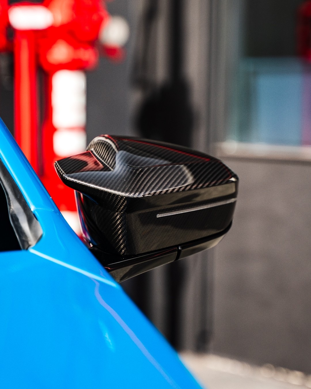 新年新气象，洗个澡出门！ 宝马M5升级配备碳纤维套件🖤简洁、激进，性能导向。宝