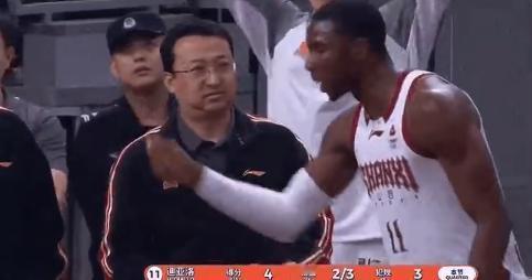 裁判专家喊话迪亚洛：应该多看看录像，学习学习规则，特别是学习一下CBA裁判的判罚