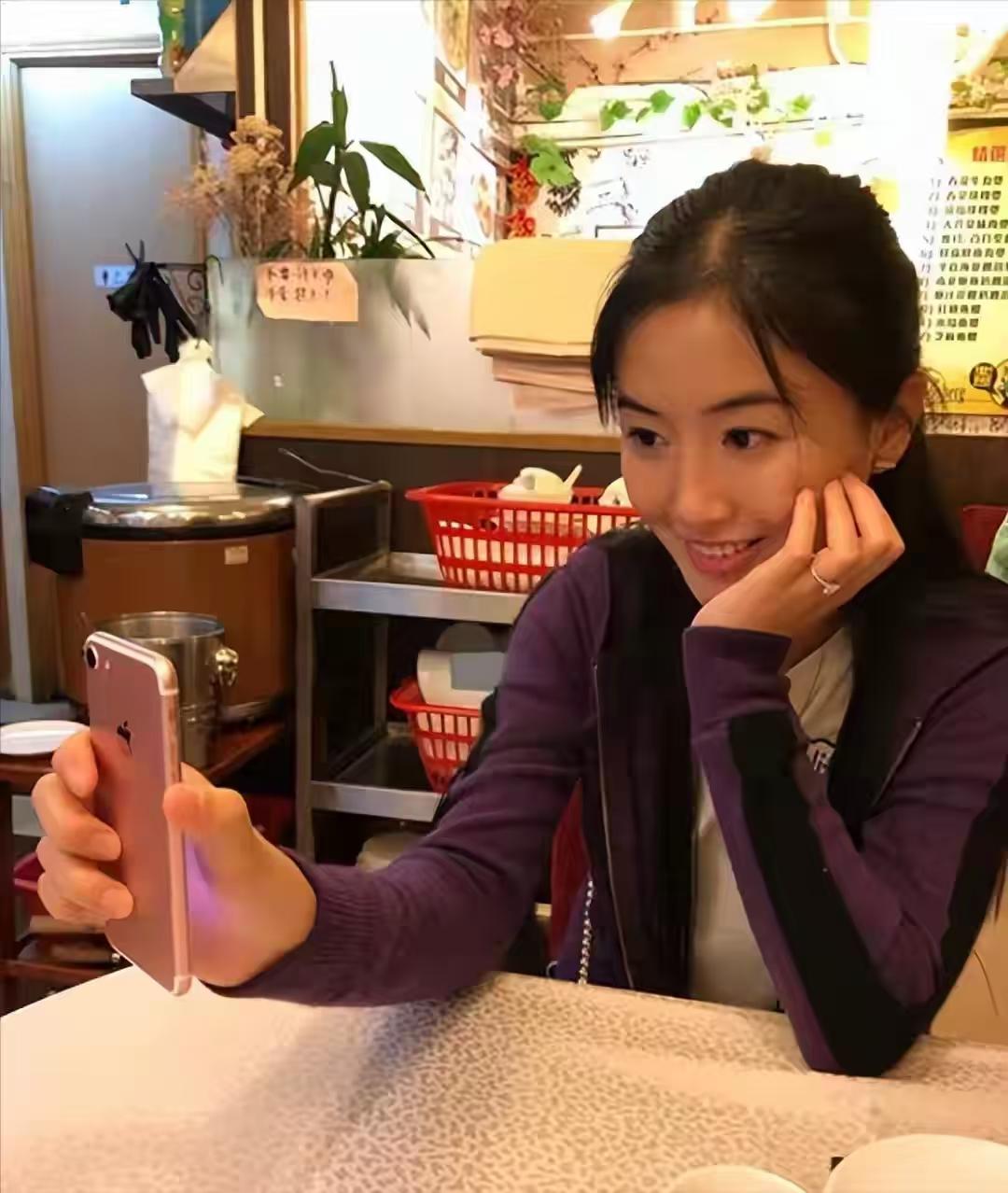 很多女孩挂在嘴上的口头禅：“我爸爸妈妈养我不容易，来你们家不是受罪的，我就要一份