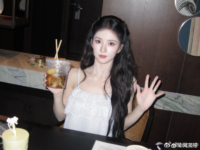 刘些宁小猫本体来的认证这个刘些宁猫塑  认证这个刘些宁猫塑，简直就是小猫本体来着