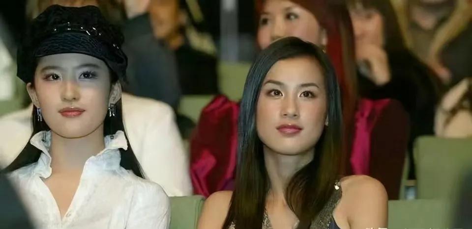 20年前四小花旦，刘亦菲、黄圣依、陈好和李冰冰同框。论颜值和气质和演技，黄圣依要