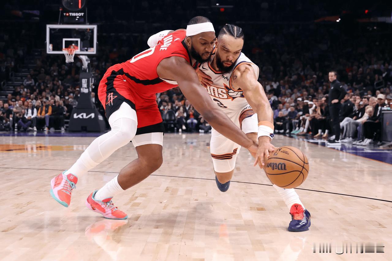 11月25日NBA常规赛，太阳主场输给了火箭。赛后太阳主帅乔丹 - 奥特坦言，火