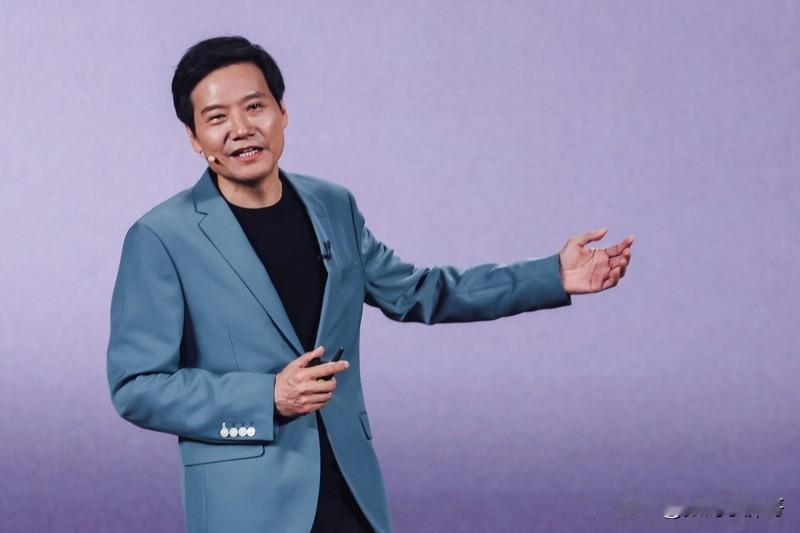 雷军的新年直播，正在侃大山，
只不过，
怎么不给评论了呢？
不容易啊。
雷军 小