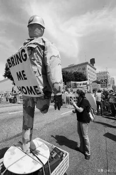“本国人求外国打自己国家，外国人求自己国家别打人家国家”这可能是历史上最充满戏剧
