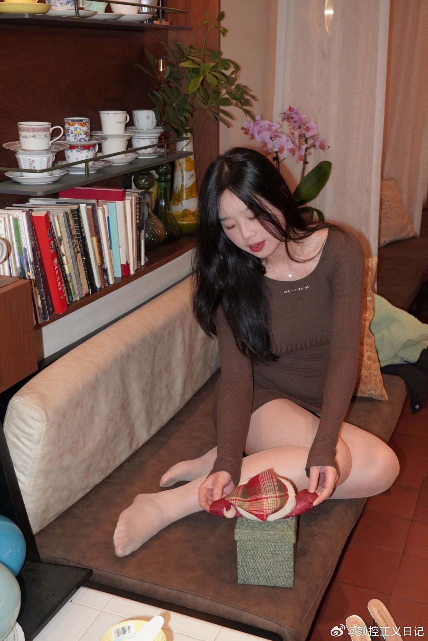 约拍有点害羞美女绘梦长廊