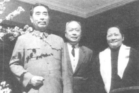 1975年周总理病重，需要吃鸽子蛋增加营养，却到处都买不到，赵炜就对邓颖超说“宋