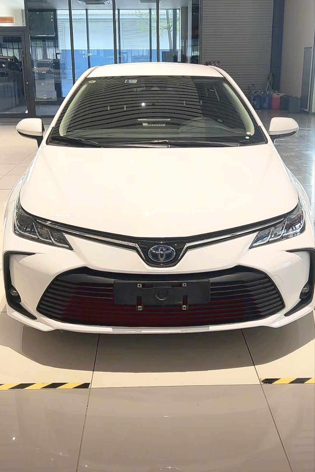 我感觉卡罗拉这辆车就是给咱居家过日子准备的，选这辆车就图一个皮实耐用，每天通勤、