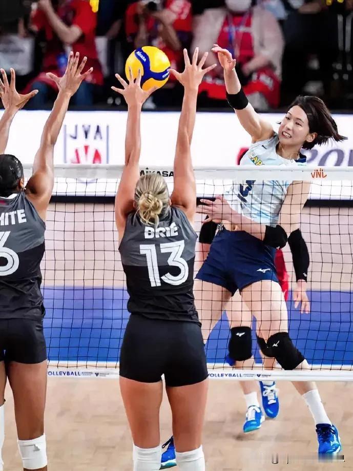 2024世界女排联赛最新战报，加拿大上演大逆转连扳三局击败日本。
6月13日
(