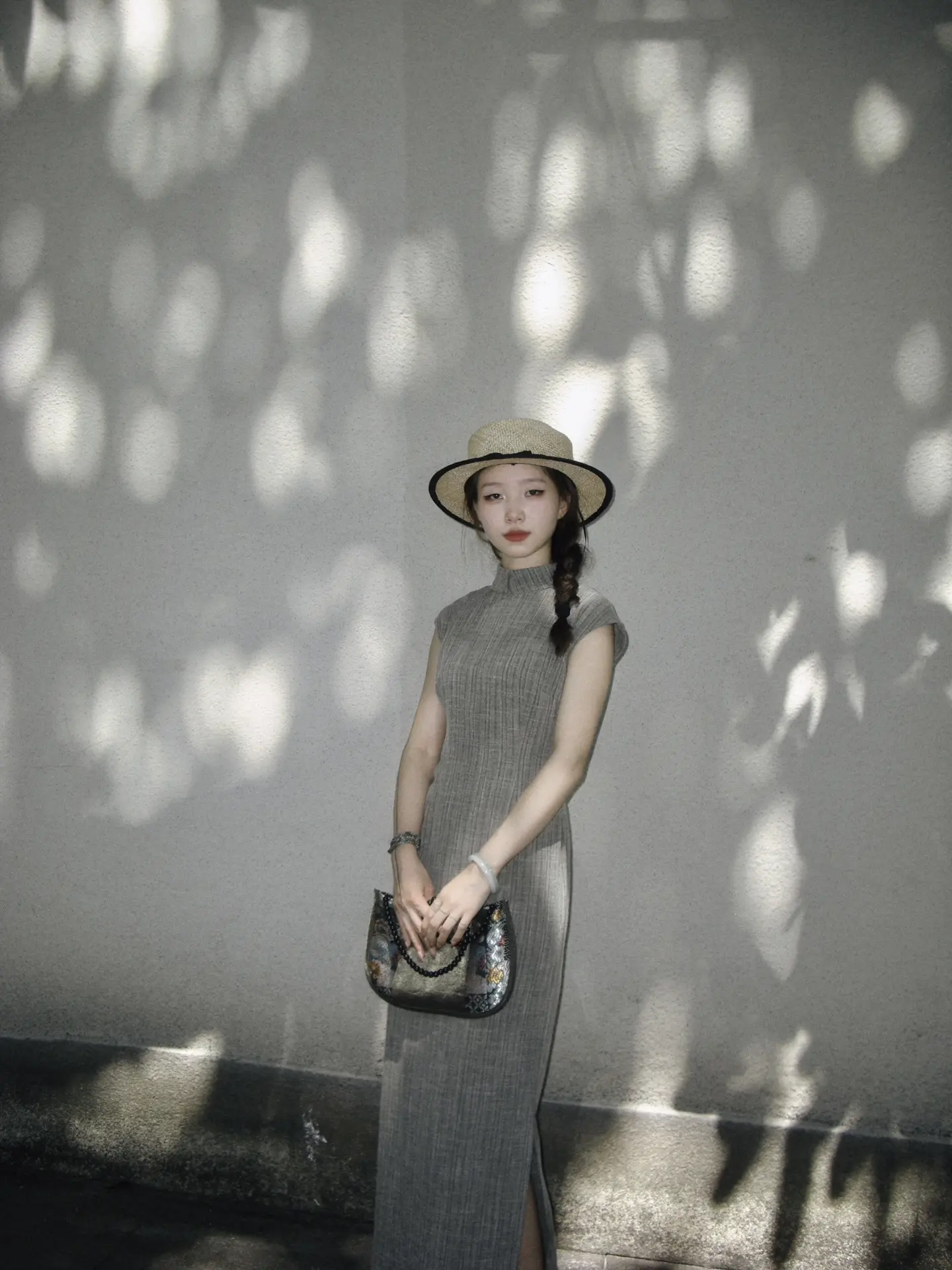 梦幻与现实交织在生命的每时每刻。荒芜的幻梦 葱郁的现实 交织在生命里的...