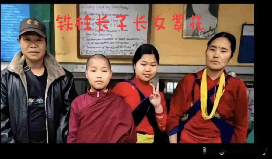 空空回国了，翠花家那里雨季结束，他还会重返翠花家拍摄视频。雨季翠花他们忙种、锄地